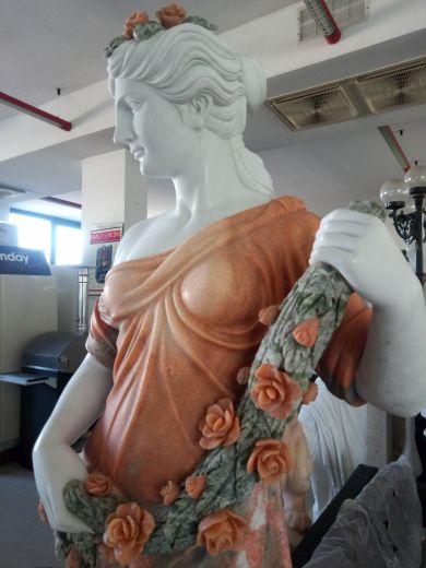 http://www.fratellivagnoni.it/images/statue_busti/part.stagione.col_1.jpg