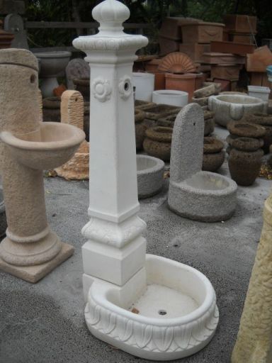 FONTANA A COLONNA IN CEMENTO TIPO MILANO