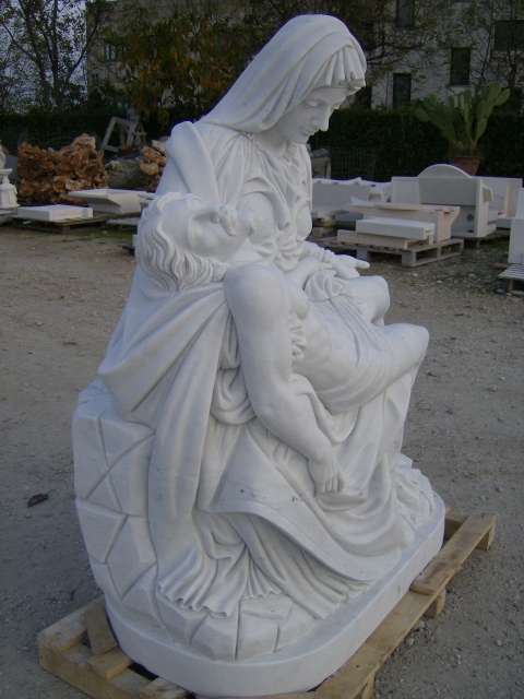 STATUA PIETA' DI MICHELANGELO IN MARMO Cm. 130 - Clicca l'immagine per chiudere