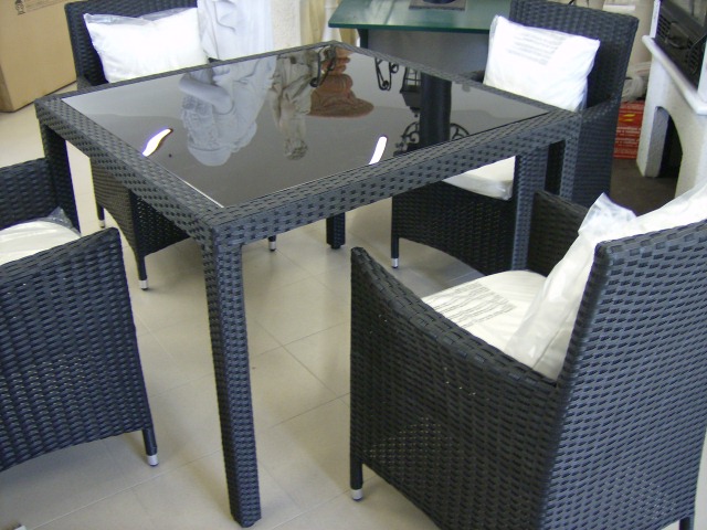 SET TAVOLO + 4 SEDIE IN POLYRATTAN MOD. 219102 - Clicca l'immagine per chiudere